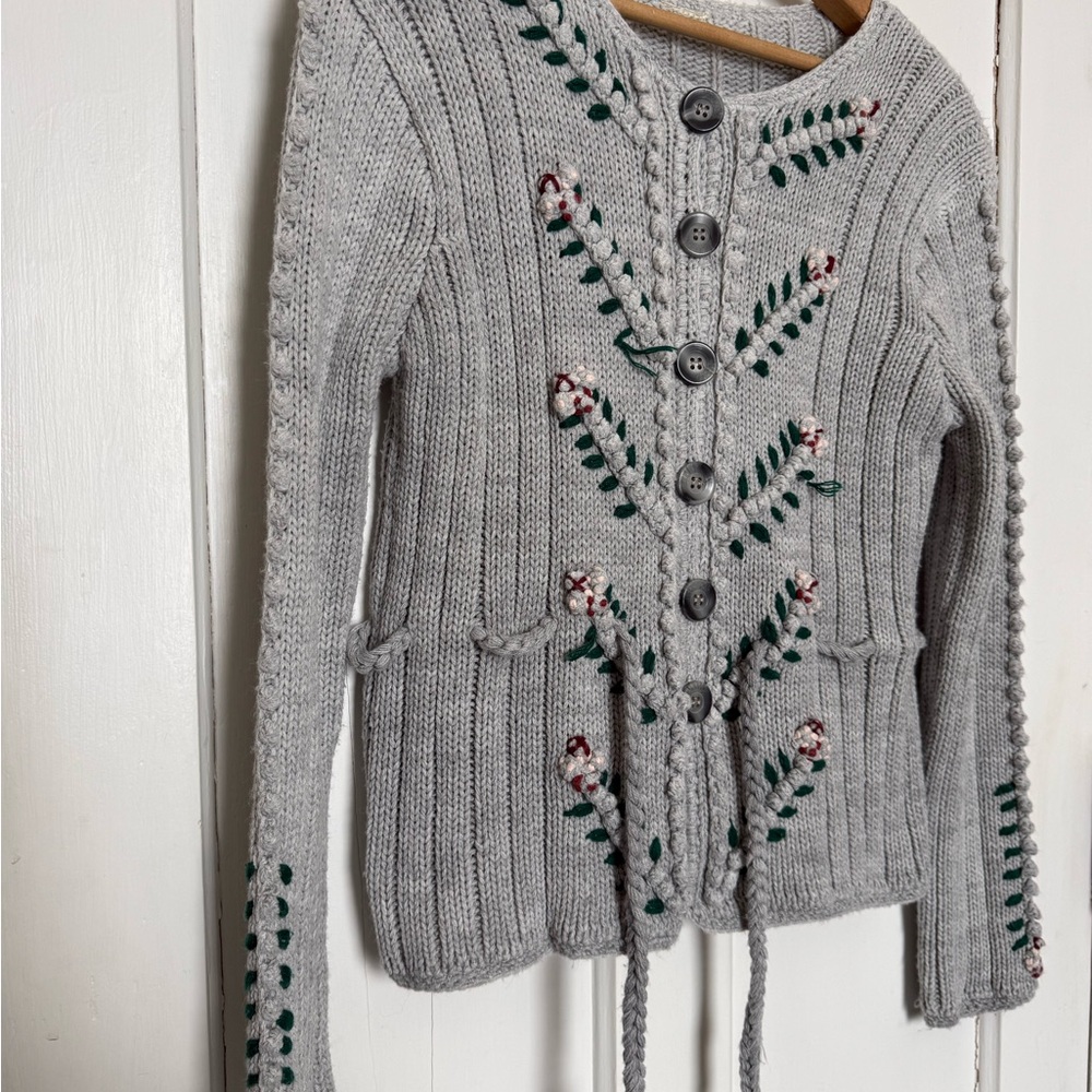 Embroidered vintage peplum sweater